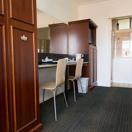 A Line Motel Griffith Bagian luar foto
