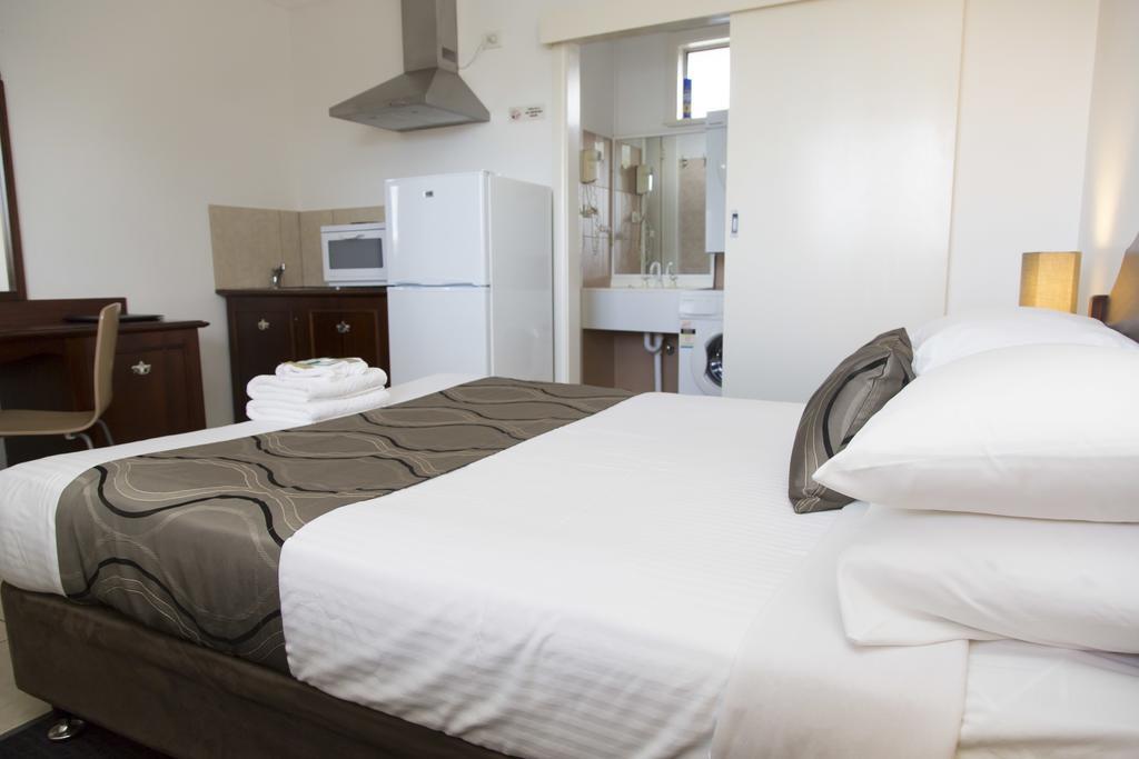 A Line Motel Griffith Bagian luar foto