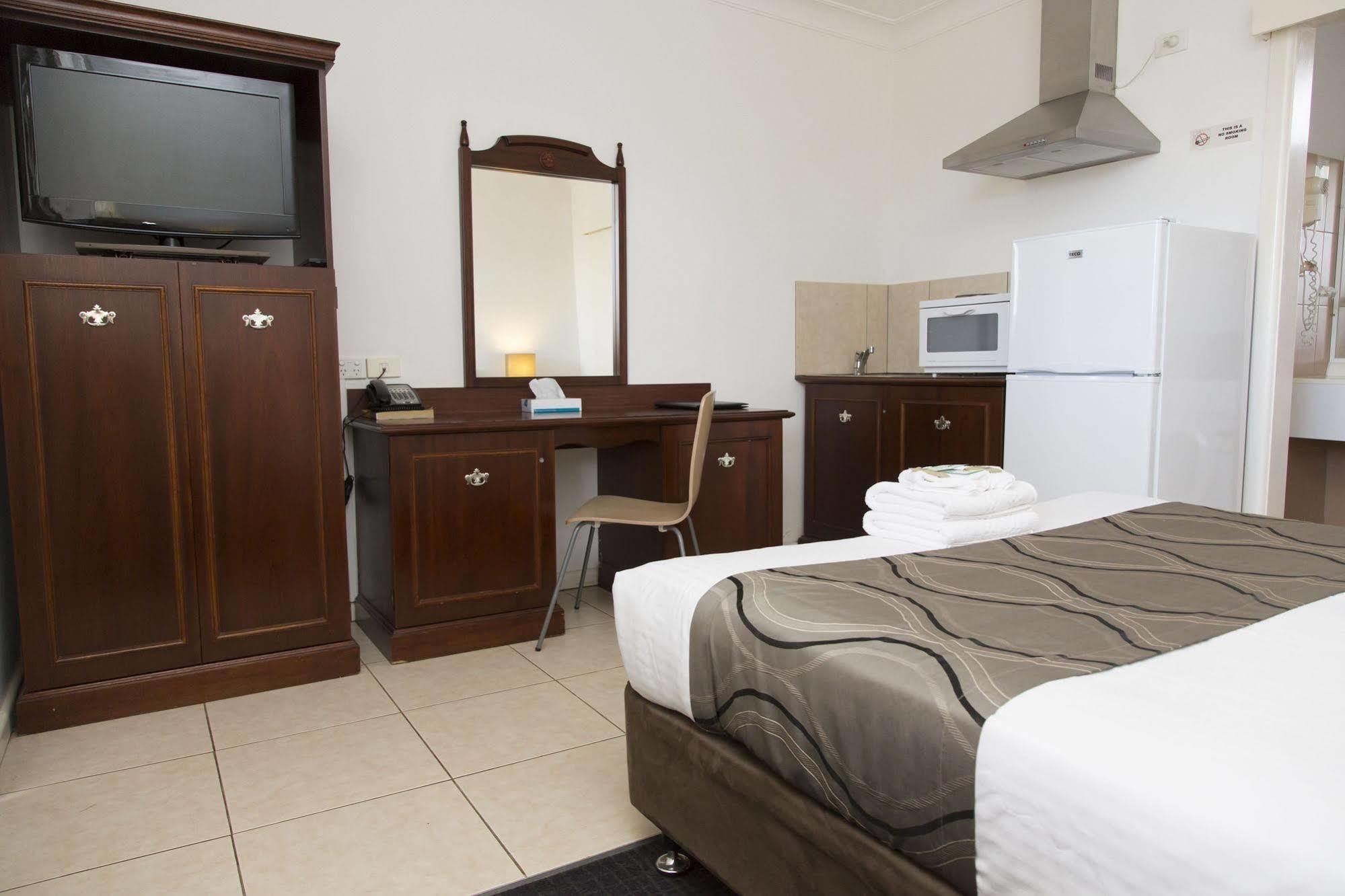 A Line Motel Griffith Bagian luar foto