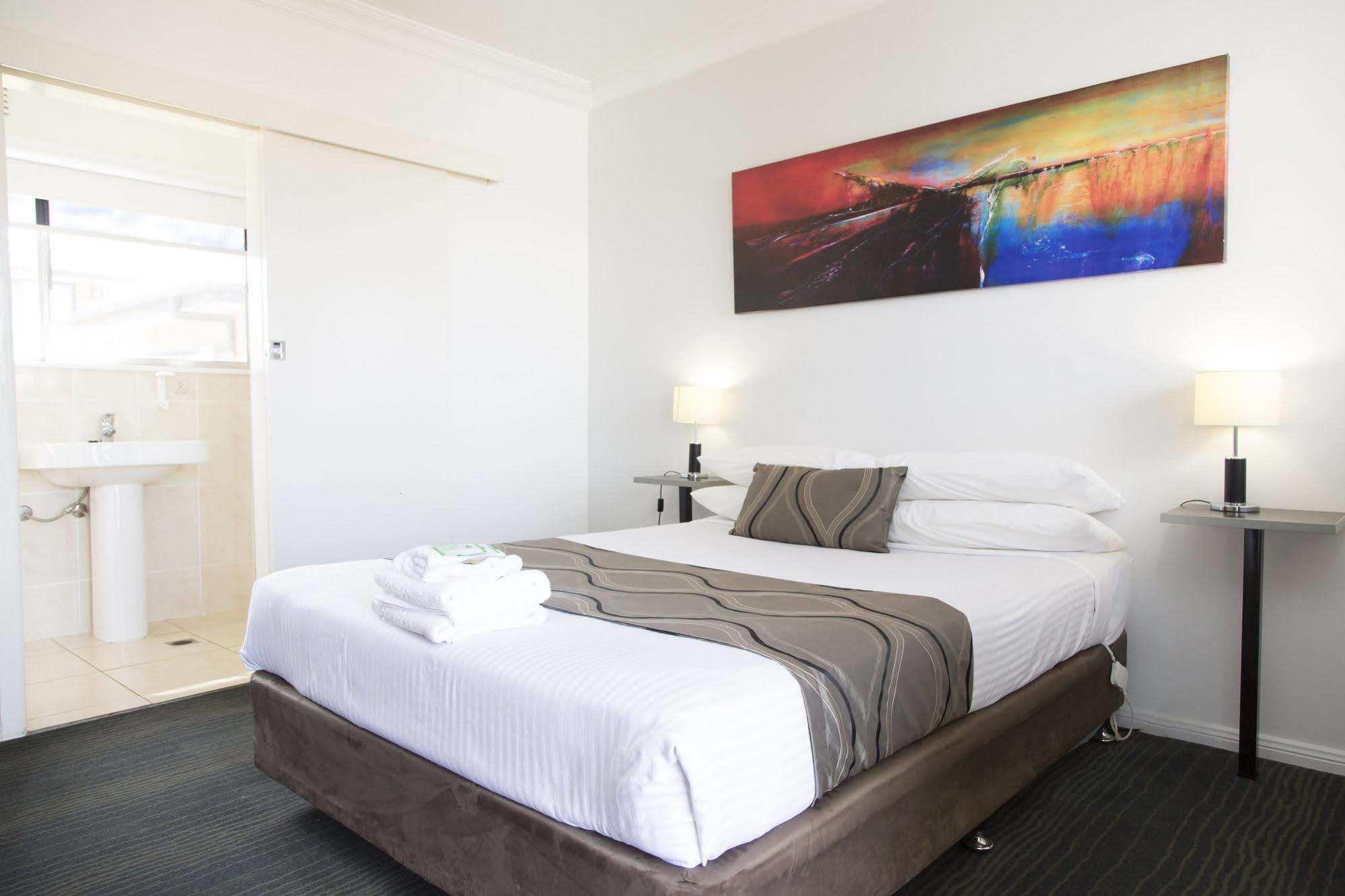 A Line Motel Griffith Bagian luar foto